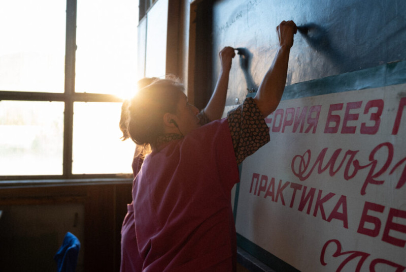 Снимка за Спектакъл събуди спомените за Текстилния техник...