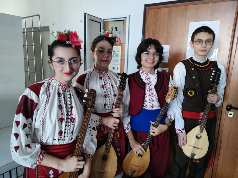 Снимка за Фолклорен ансамбъл „Габровче“ с блестящо предст...