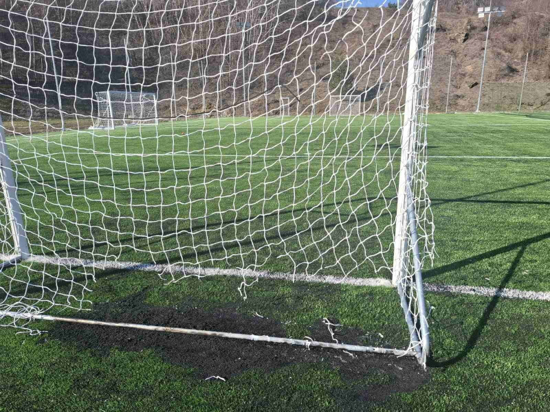 Снимка за Вандалска проява на новото футболно игрище на б...