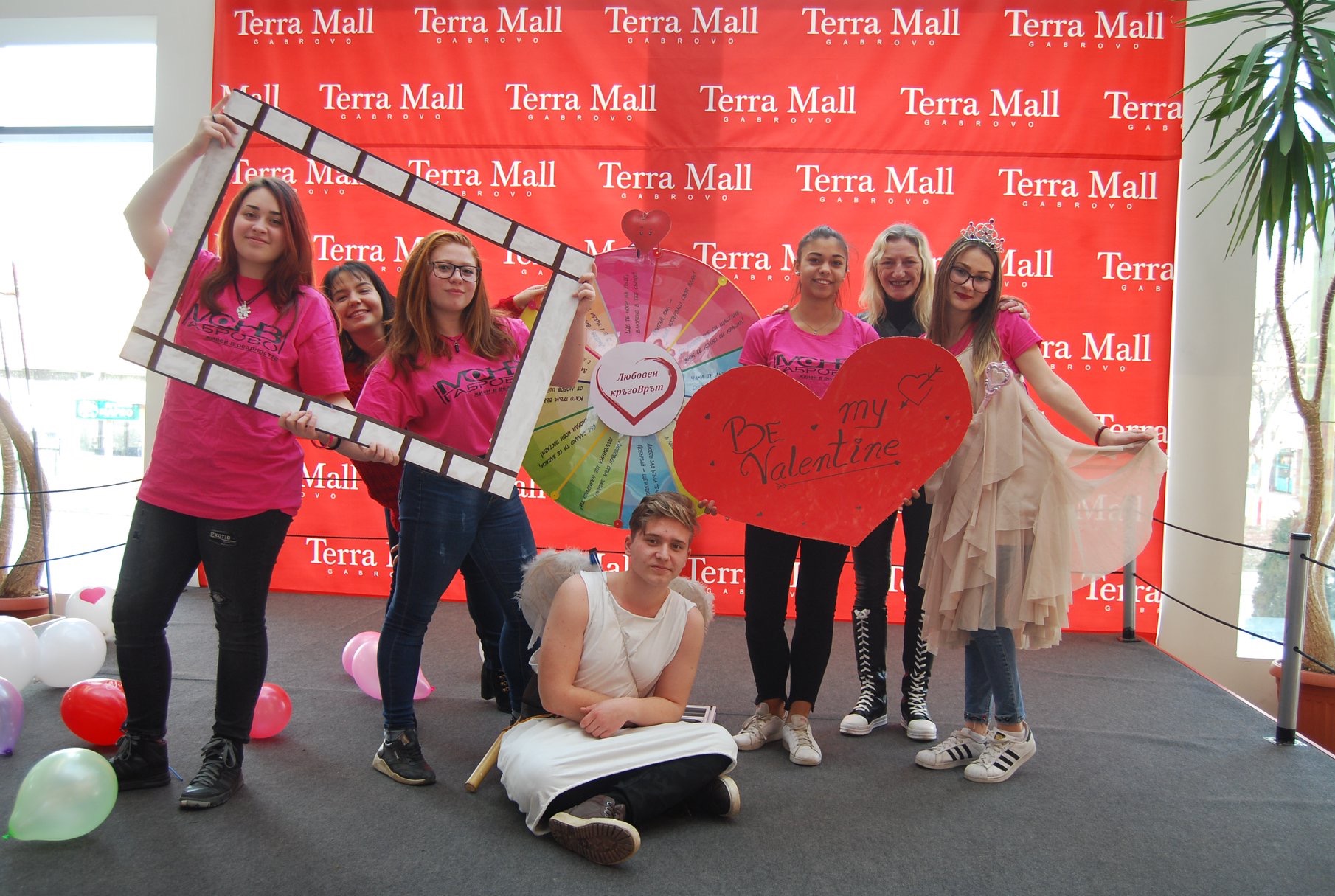 Снимка за „Любовен кръгоВрът“ на 14 февруари!